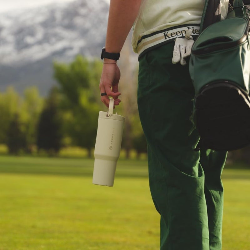 Hydro Jug زجاجة ماء رياضية - كوب من الفولاذ المقاوم للصدأ مع قشة، معزول بالفراغ، سعة 32 أونصة، مضاد للتسرب، تصميم مريح، قابل لإعادة الاستخدام، آمن في غسالة الصحون، قاعدة مطاطية، متين للاستخدام في الصالة الرياضية أو في الهواء الطلق، كريمي - Image 5